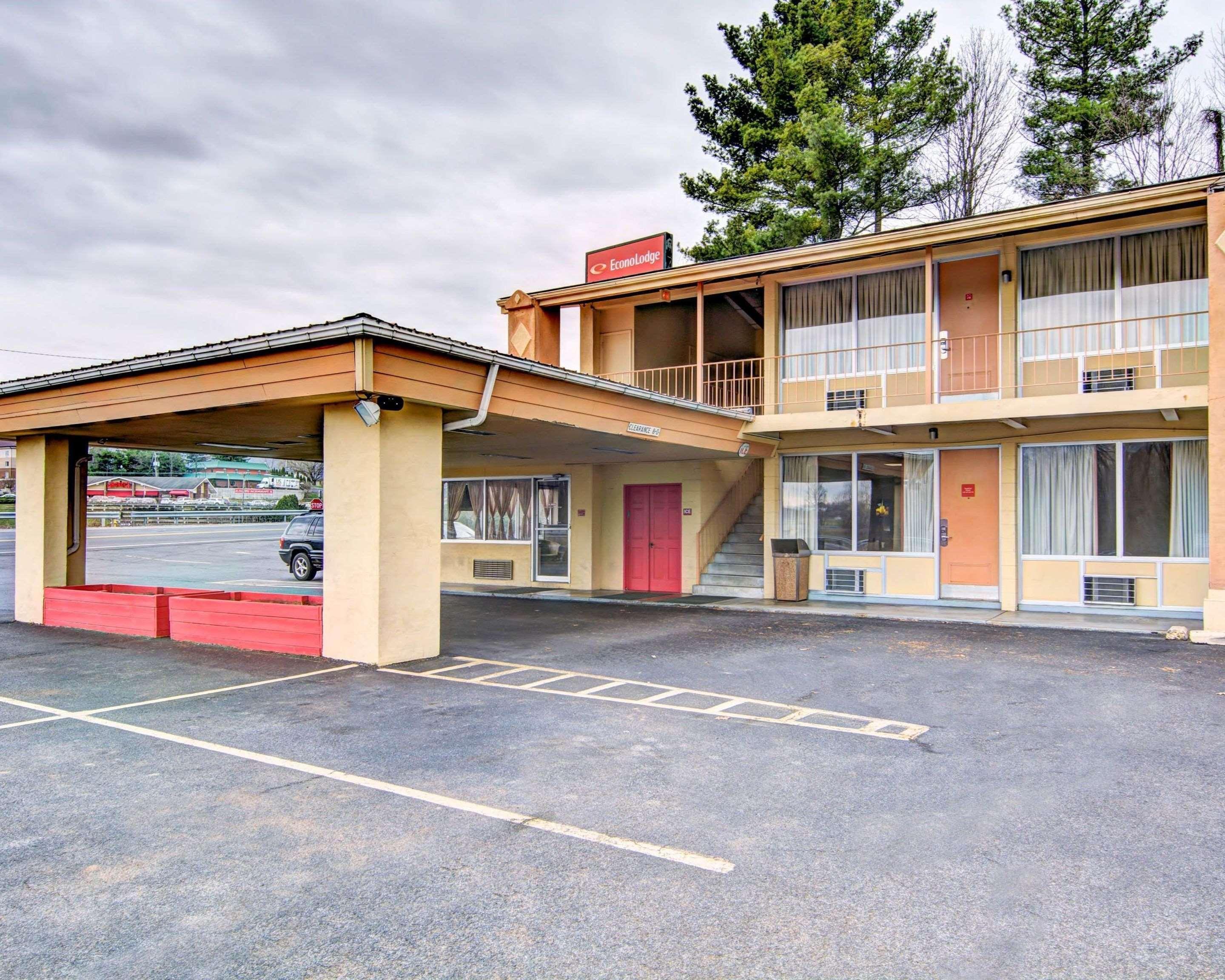 Econo Lodge Wytheville I-77 & I-81 Exterior photo