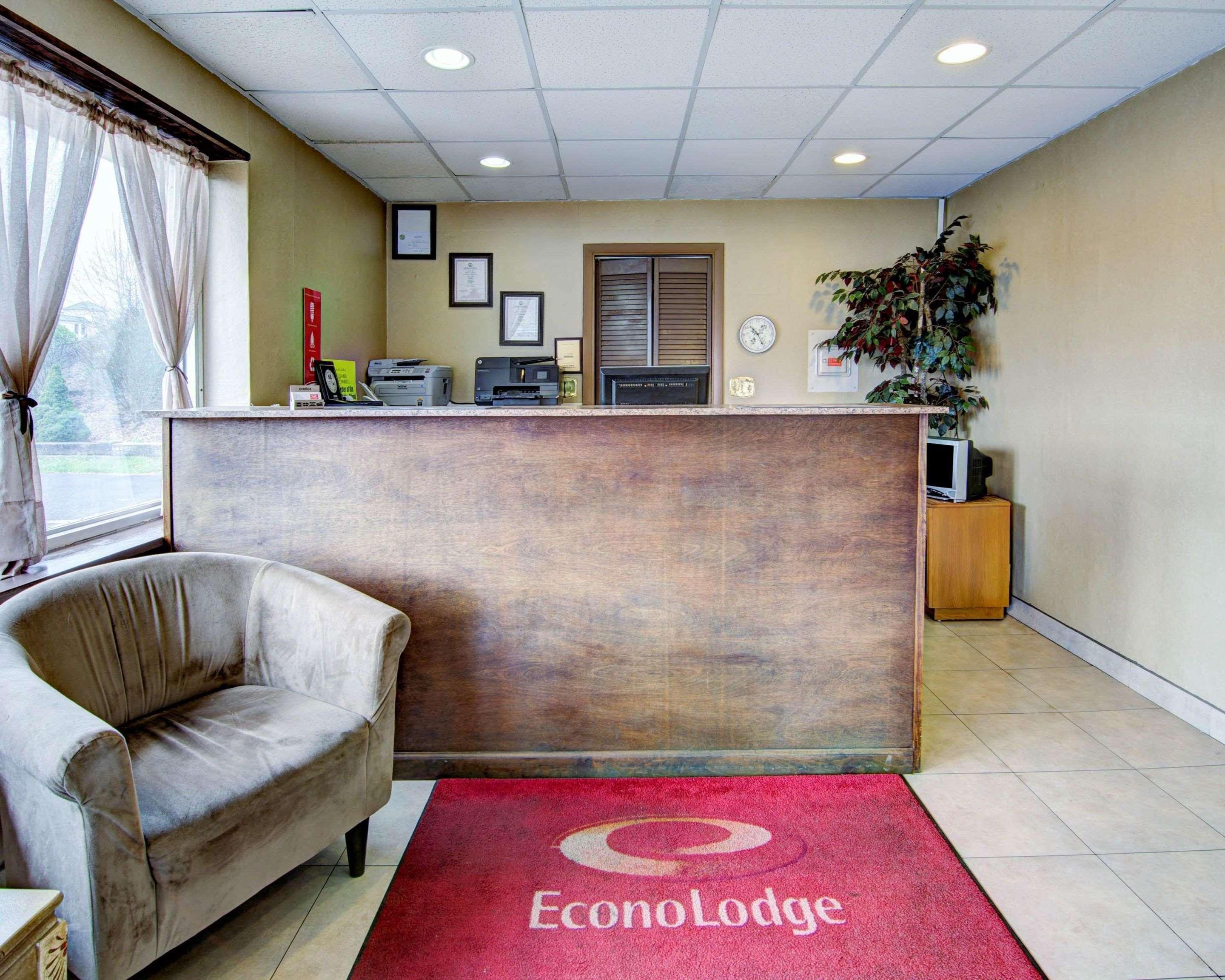 Econo Lodge Wytheville I-77 & I-81 Exterior photo